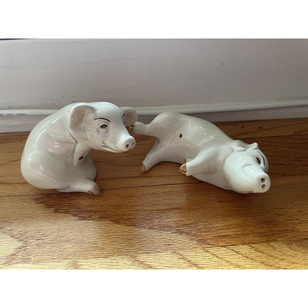 Fitz and Floyd Nesting Pigs Vintage Salt and Pepper Shakers 1976